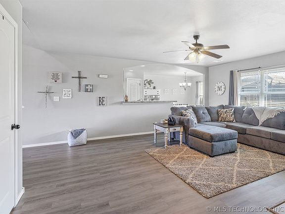 5th image of 8995 S 253rd East Ave