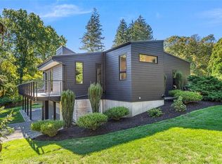 18 Collins Ter, Jamestown, RI 02835