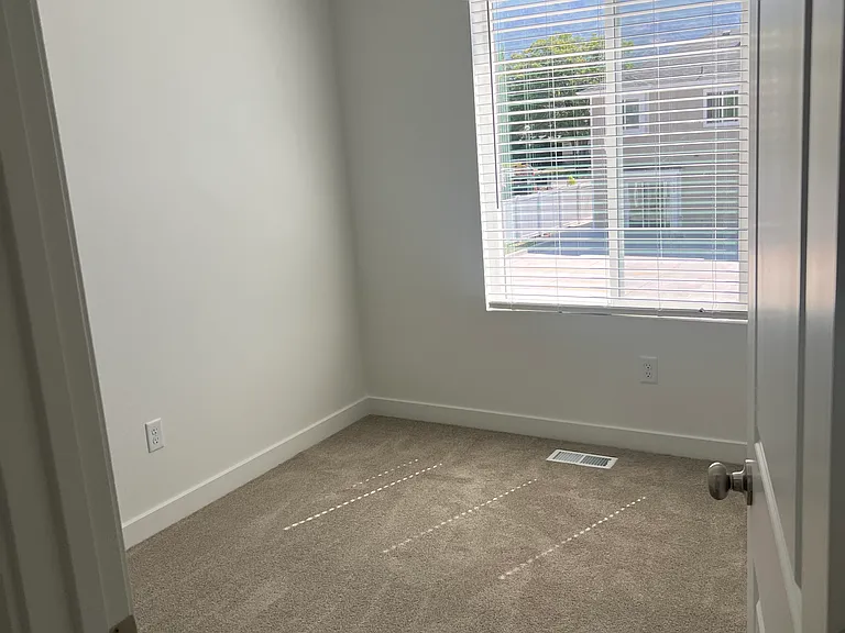 384 S Fort Ln — Photo 8