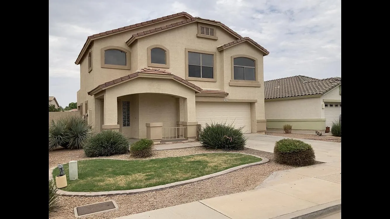 3 bed, 2.5 bath, 1540 sqft, $2,100 — Photo 1