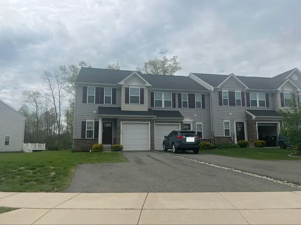 200 Tulip Ln, Gilbertsville, PA 19525