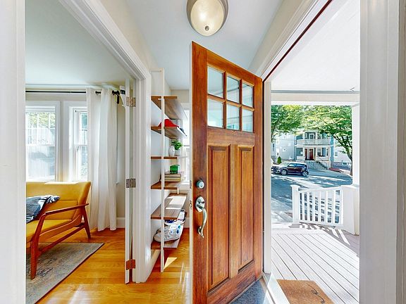 4th image of 40 Porter St #1