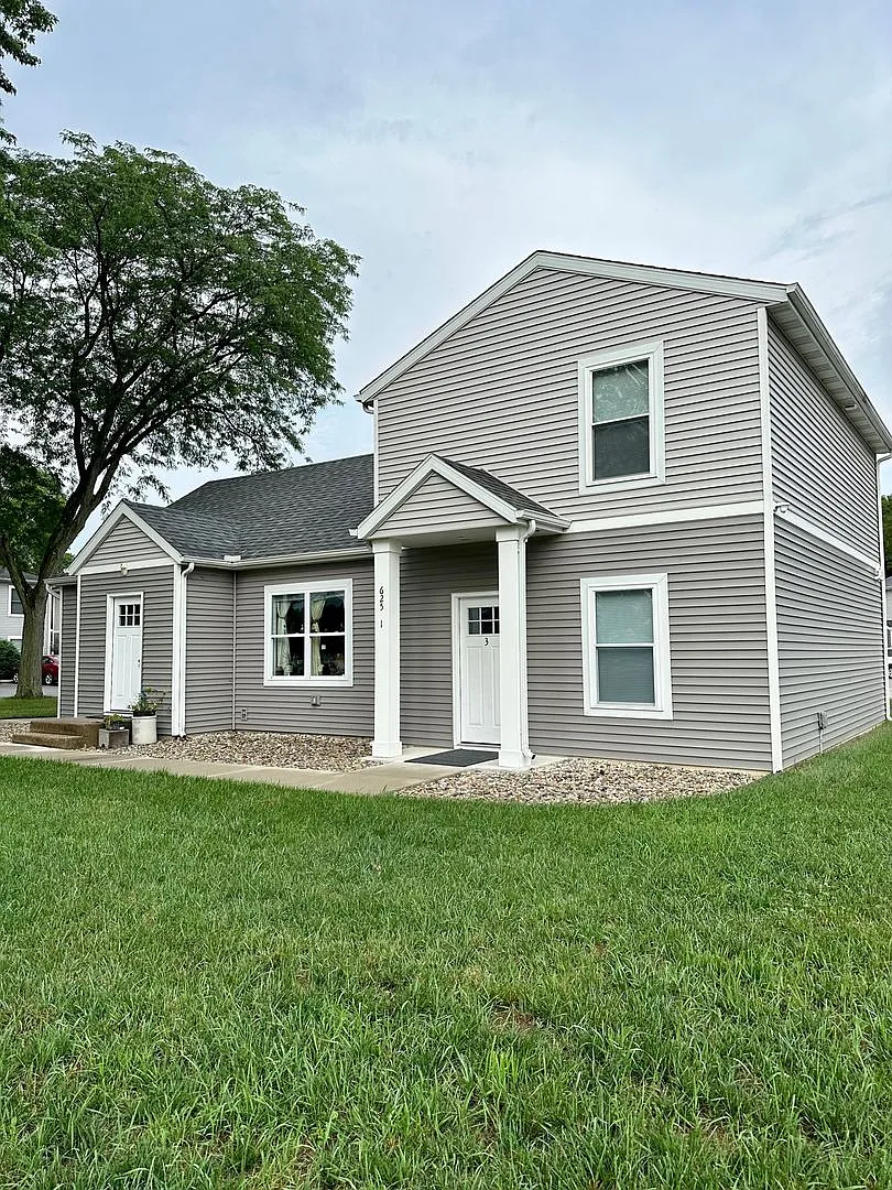 625 Simpson Avenue — Photo 1