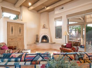 516 Los Nidos Dr, Santa Fe, NM 87501