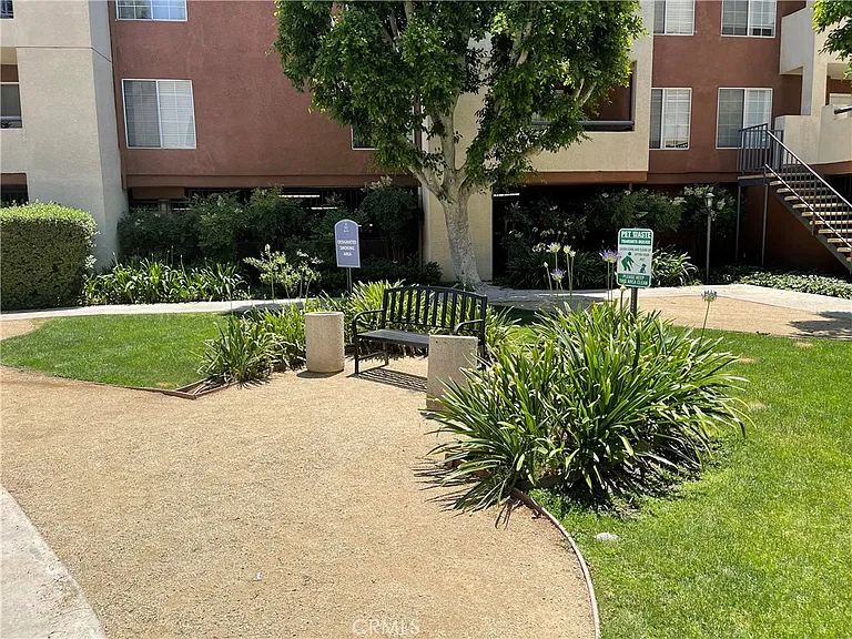 5540 Owensmouth Ave — Photo 20