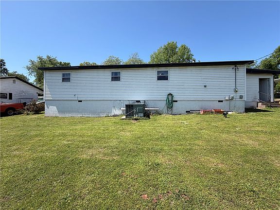 3rd image of 604 Missouri Pl