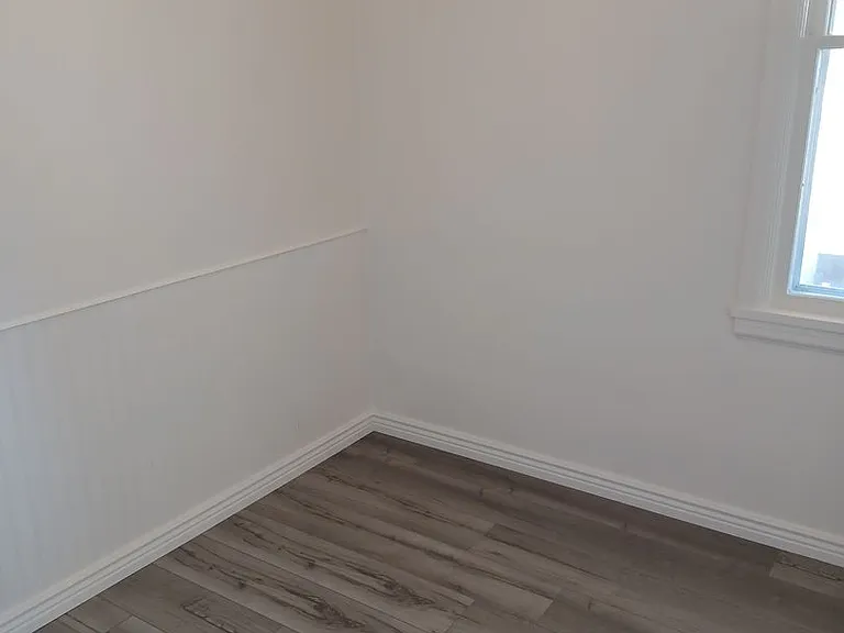 335 S 5 E — Photo 8