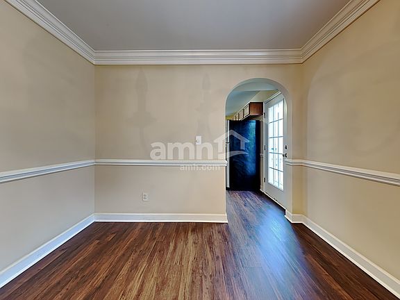 4th image of 817 Winterside Ln