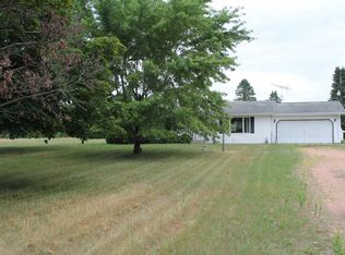 N10044 Airport Rd, Clintonville, WI 54929