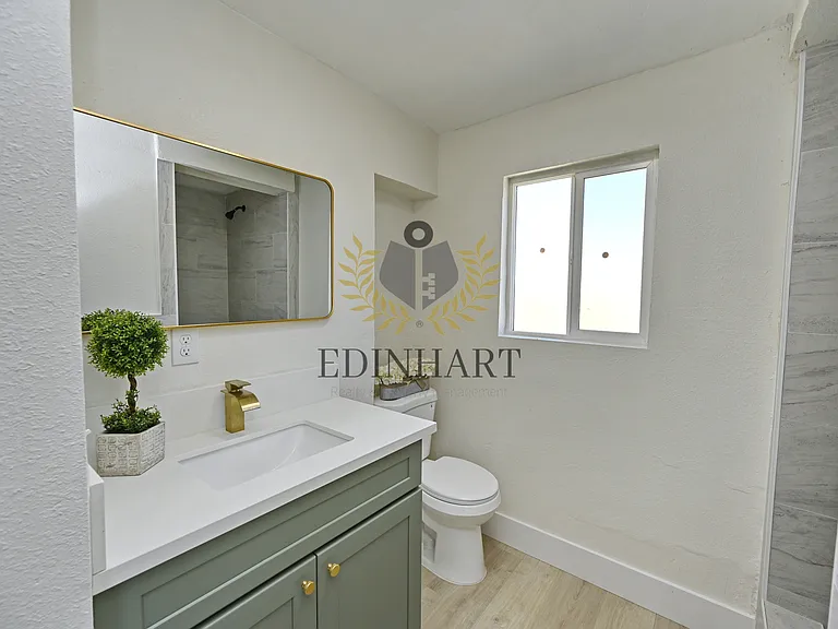 1584 N Carruth Ave #B — Photo 13