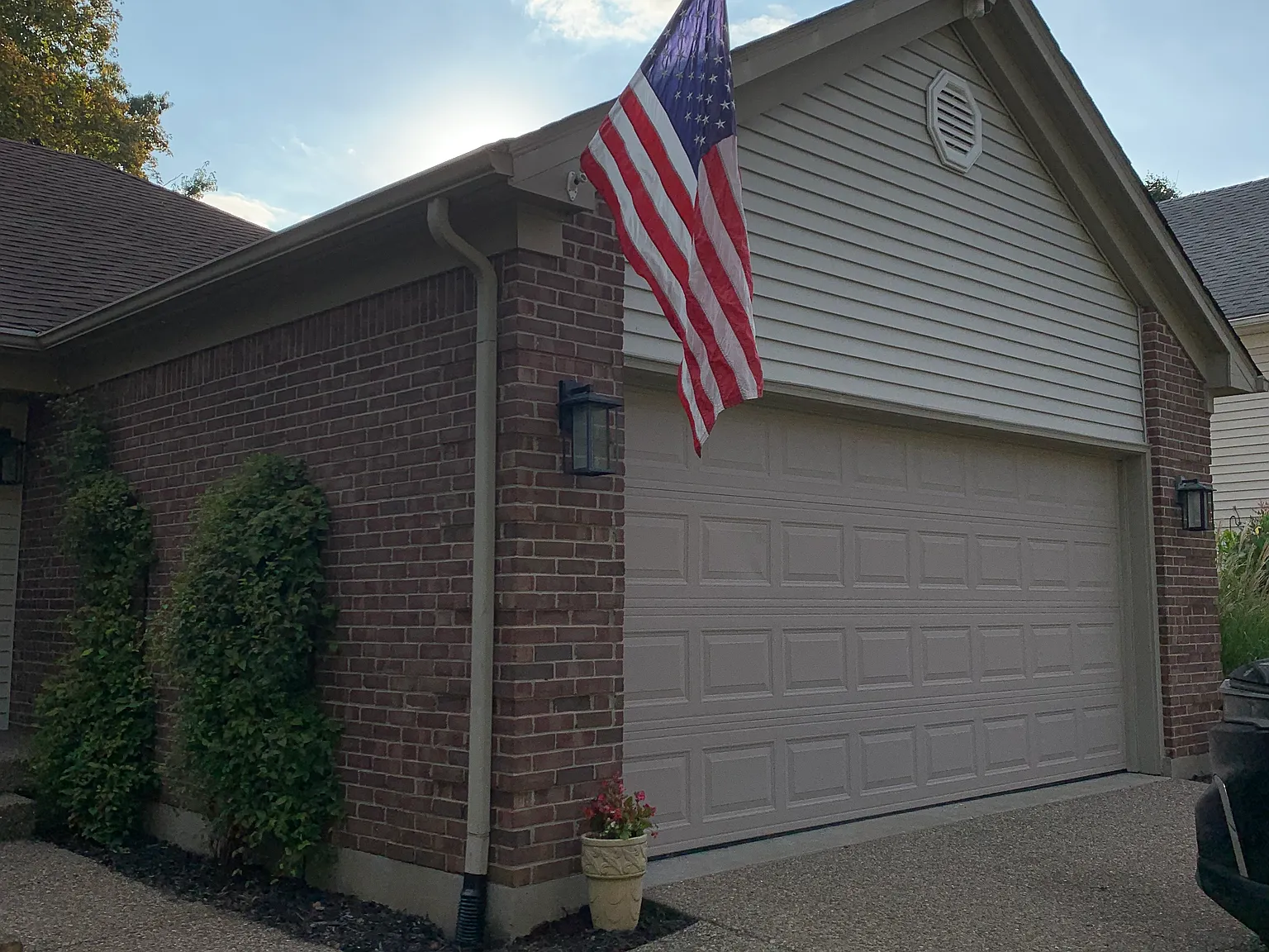 3 bed, 1343 sqft, $2,100 — Photo 3