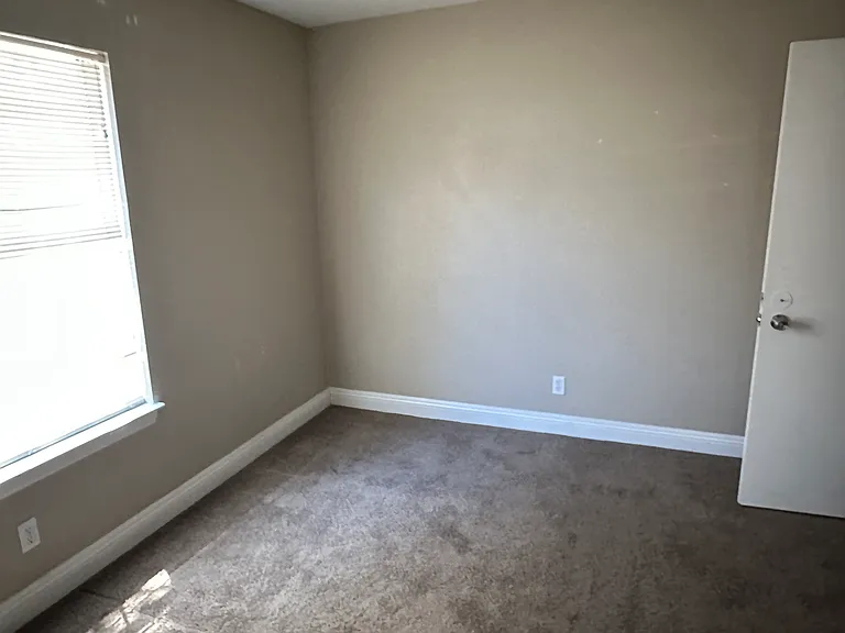 3823 S Maryland Pkwy — Photo 22
