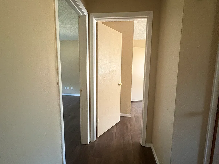 1414 Becky Ct — Photo 8