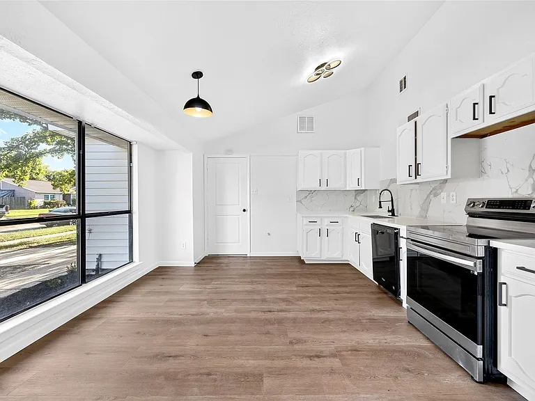 24114 Four Sixes Ln — Photo 14