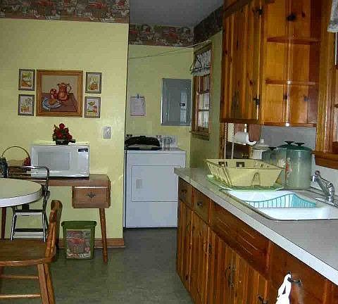 4th image of 1009 Booth Ave
