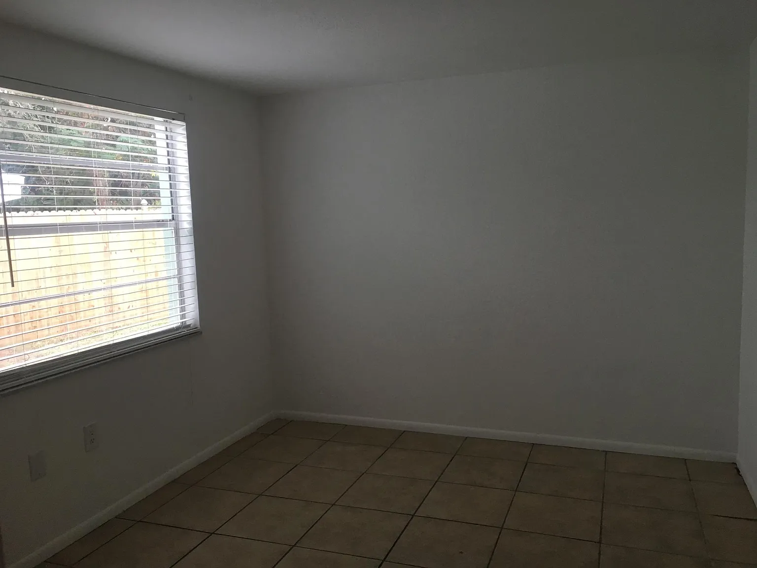 5802 Greenwood Way — Photo 4