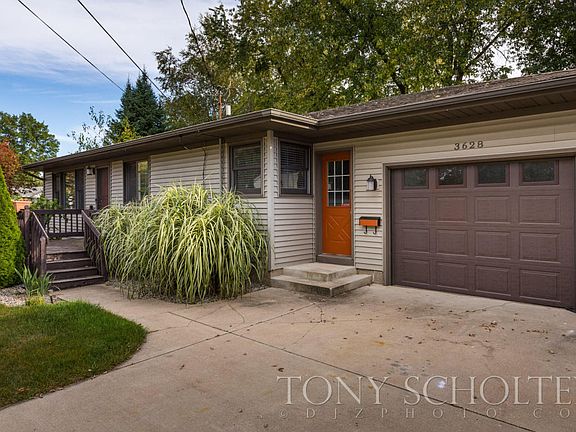 2nd image of 3628 Barker St