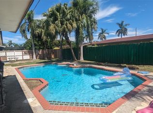 9320 SW 167th St, Palmetto Bay, FL 33157