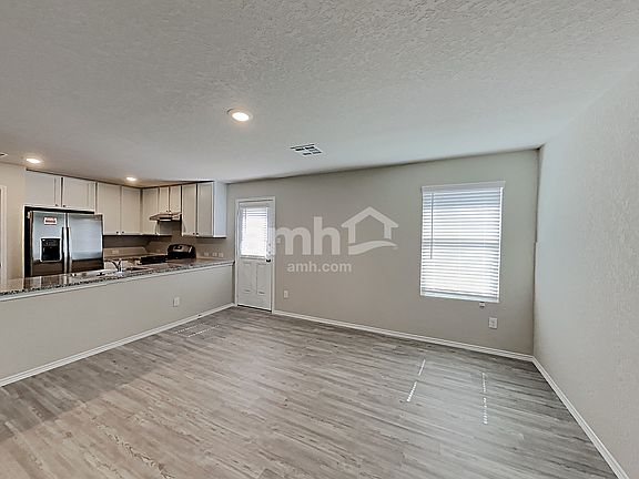 4th image of 10415 Varmus Dr