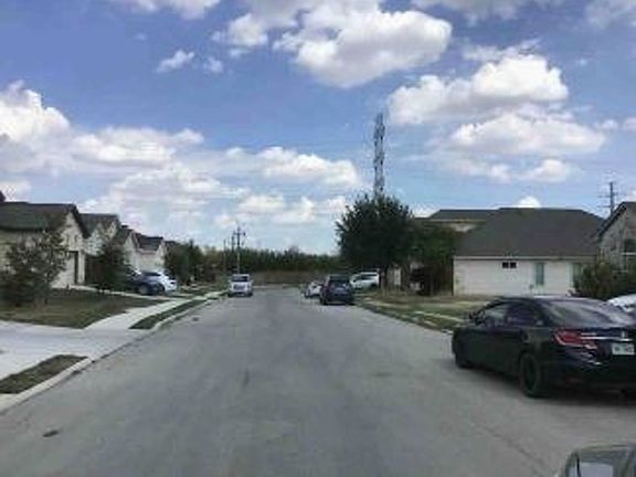 Exterior Neighborhood (street photo)
