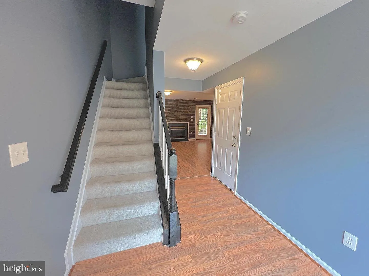 3 bed, 3.0 bath, 1795 sqft, $3,000 — Photo 3