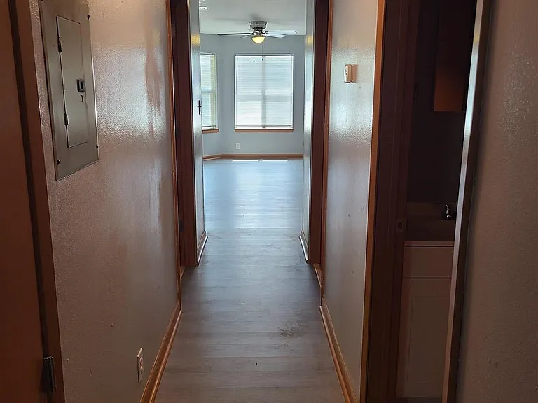465 S L St #A — Photo 11
