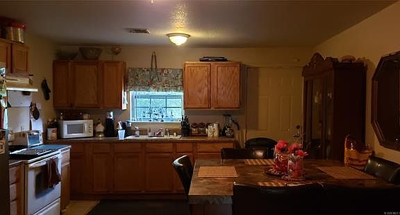 4th image of 2523 E 29th Pl N
