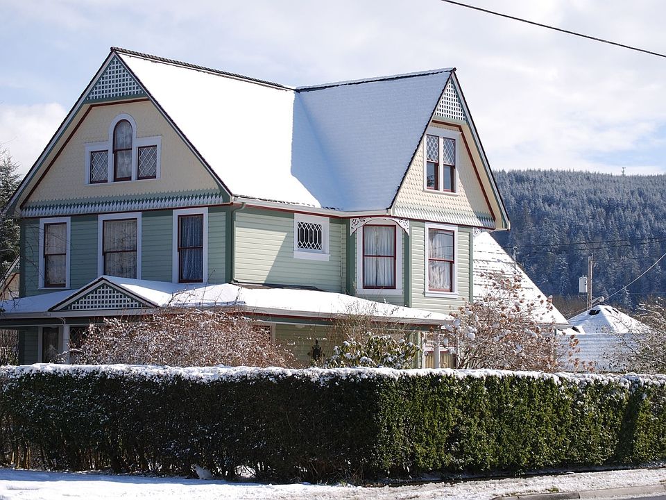 Rare opportunity on a beautiful 1903 Victorian