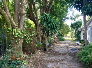 1421 Aheahe Ave, Wahiawa, HI 96786