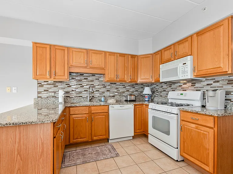 14130 Sheffield Dr #202 — Photo 8