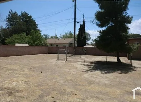 3 bed, 1052 sqft, $2,550 — Photo 3