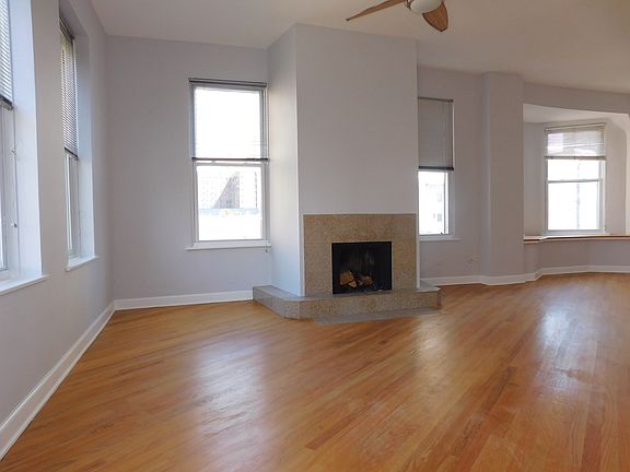 4th image of 1039 N La Salle Dr APT 4B