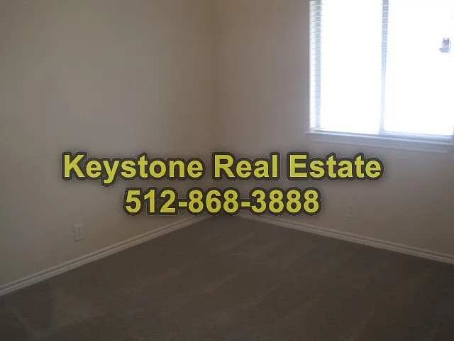 905 Lantana Dr — Photo 5