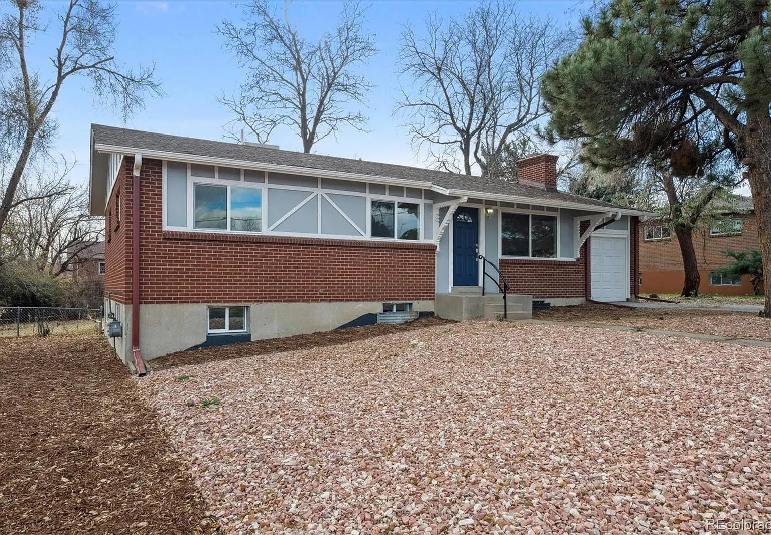 4 bed, 2.0 bath, 2308 sqft, $3,200 — Photo 2