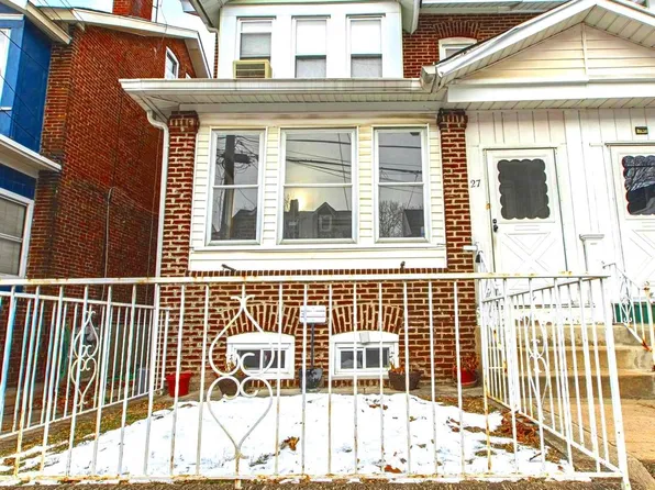 27 Laurel Ave, Trenton, NJ 08618