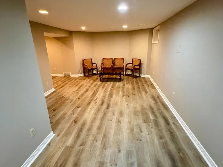 1001 Maitland St — Photo 30