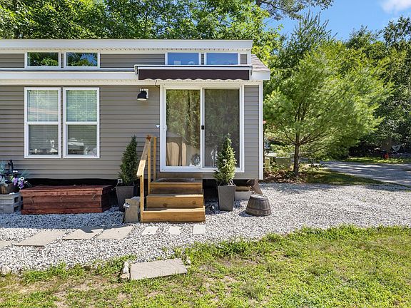 5th image of 580 Hiltons Lane #81