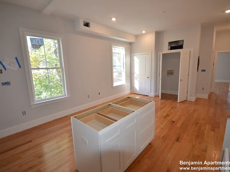 18 Murdock St #16 — Photo 7