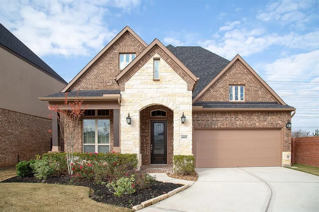 3 bed, 2.5 bath, 3268 sqft, $3,550 — Photo 1