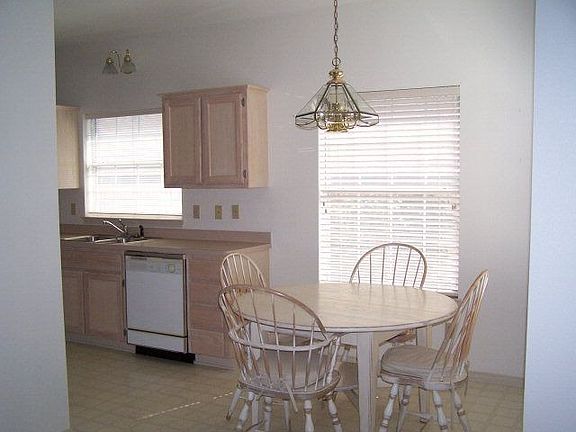 5th image of 471 Vicksburg Ave
