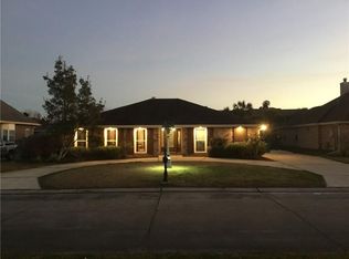 1620 Lake Michigan Dr, Harvey, LA 70058