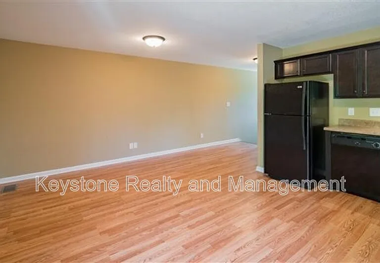 1721 Thistlewood Dr #C — Photo 10