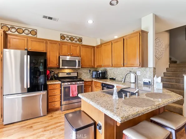 7436 Lawrence Pl, Fontana, CA 92336