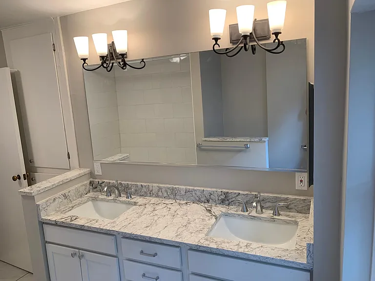 2325 S Clayton St — Photo 13