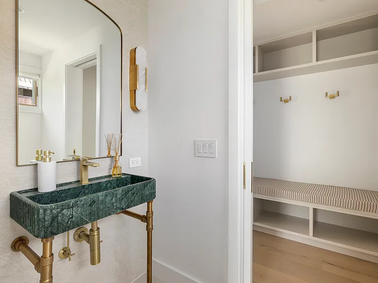 28 Hoppin Ave — Photo 25