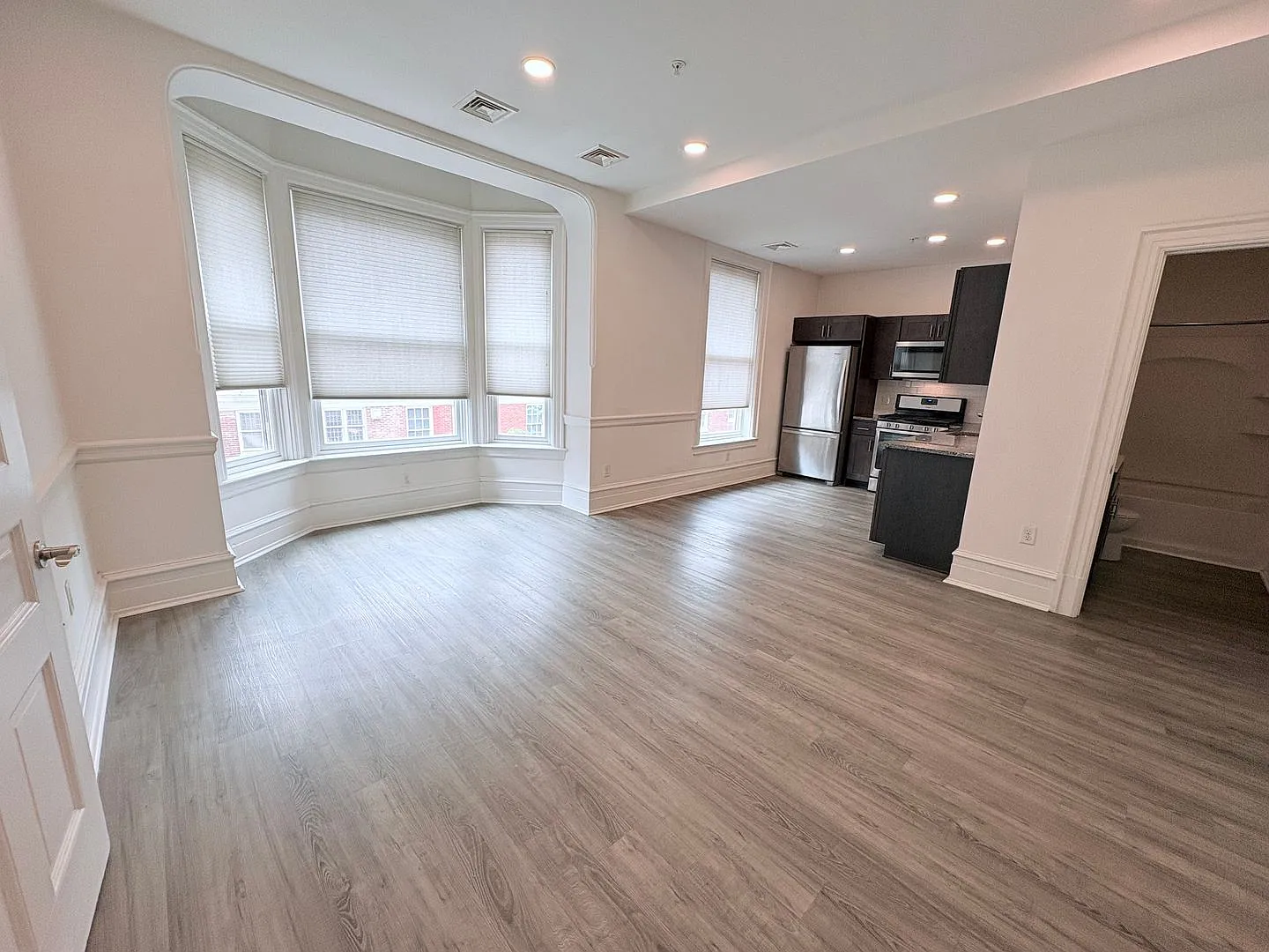 19 N Duke Street — Photo 2
