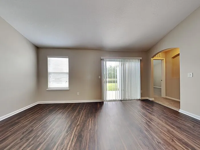 4 bed, 2.0 bath, 2080 sqft, $2,195 — Photo 3