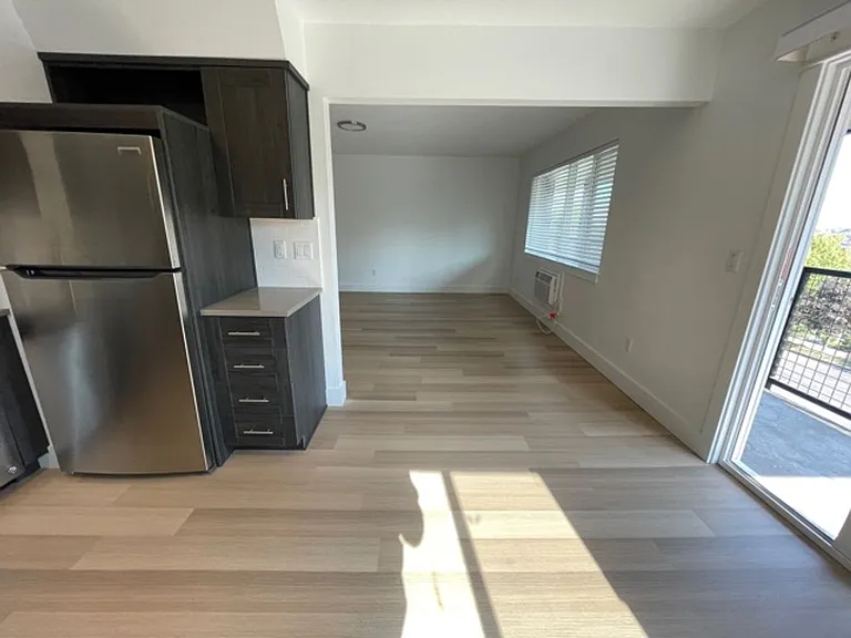 The Courtcrest Apartments — Photo 8
