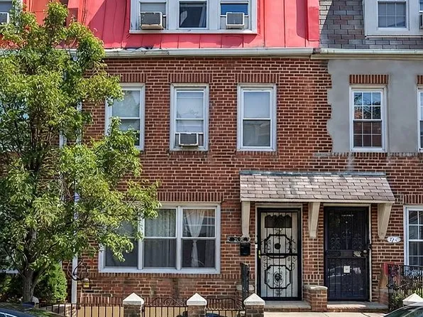 2035 32nd St, Astoria, NY 11105