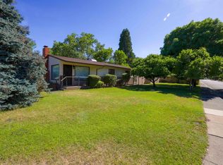 2208 Park Marina Dr, Redding, CA 96001